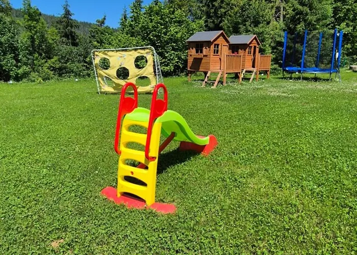 Dworek Na Skraju Lasu