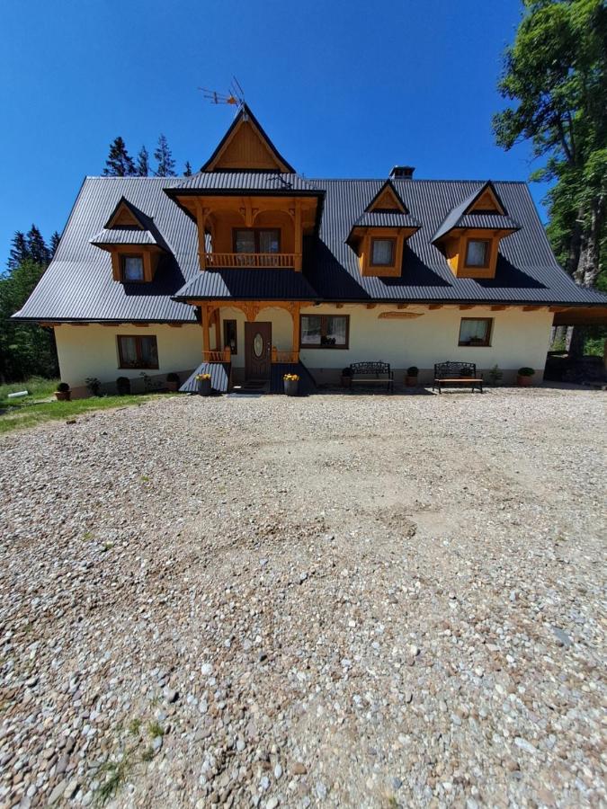Dworek Na Skraju Lasu